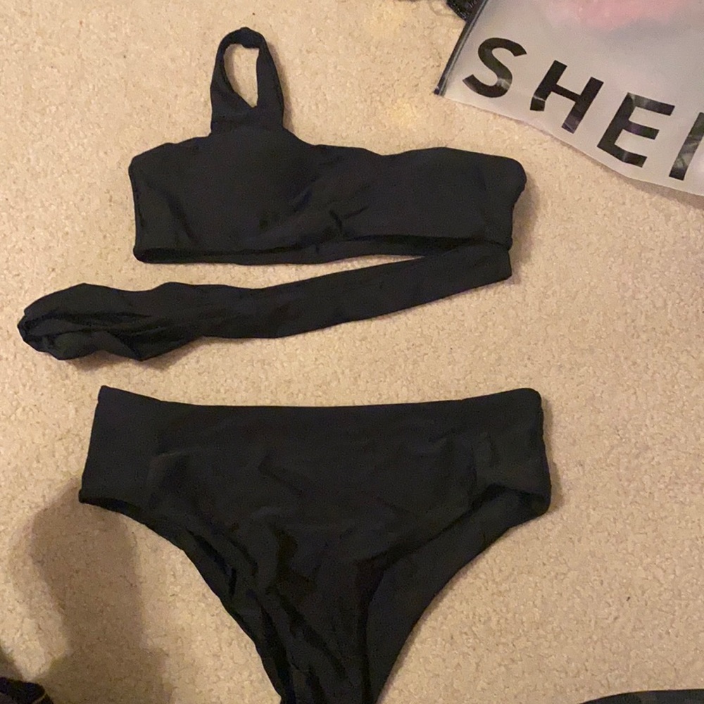 SHEIN one shoulder knot bikini